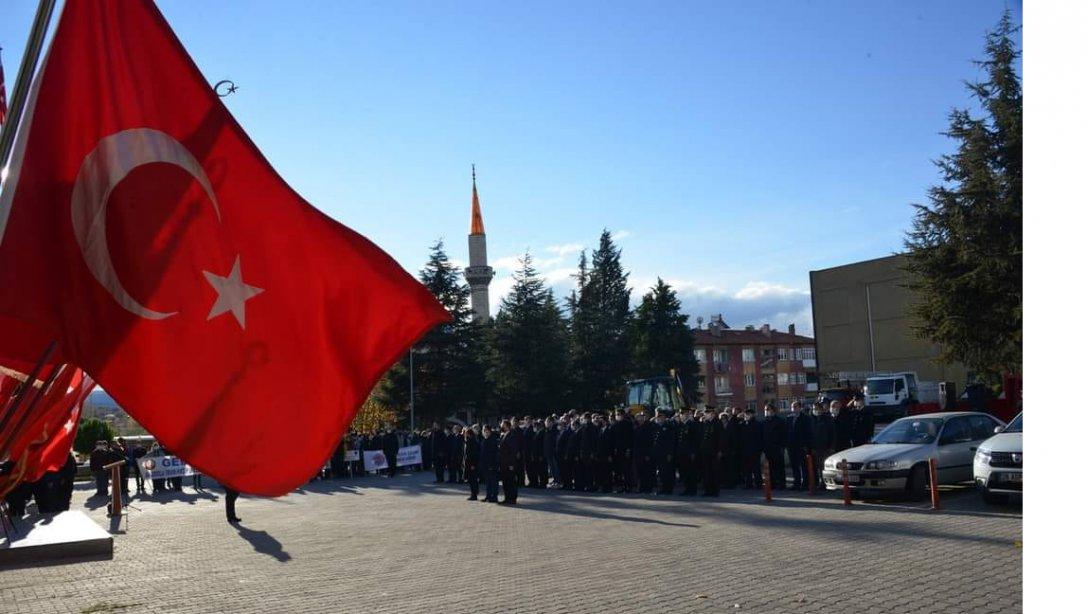 Cumhuriyetimizin kurucusu Gazi Mustafa Kemal Atatürk'ün aramızdan ayrılışının 83. yıldönümü nedeniyle İlçemizde anma töreni düzenlendi.