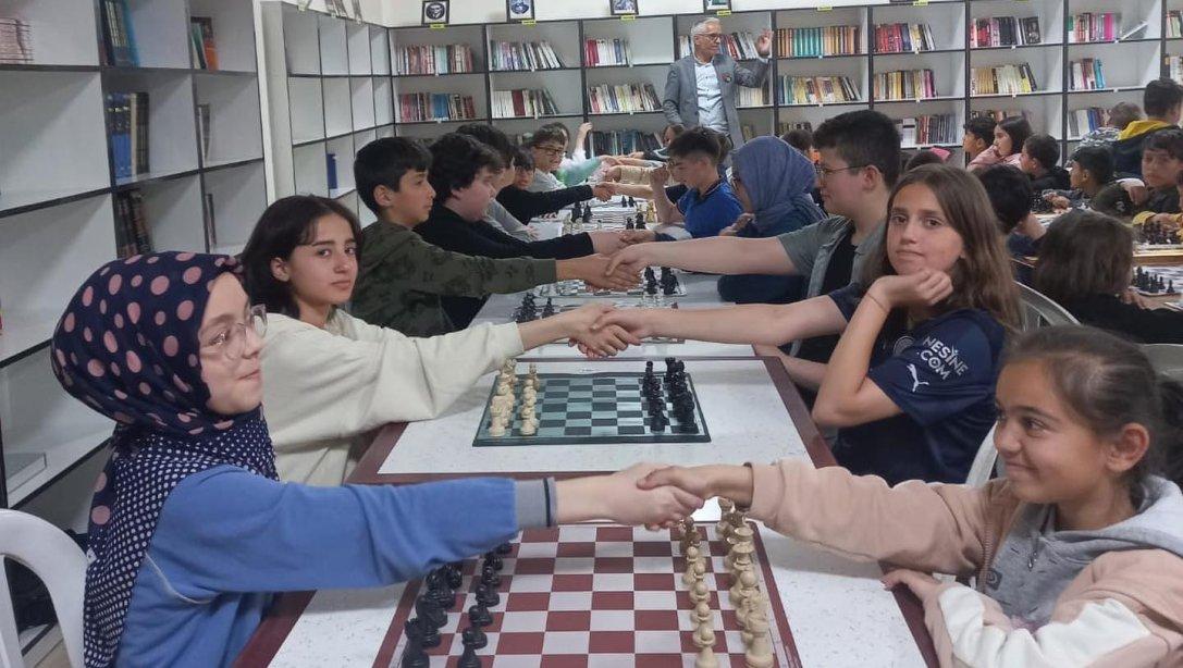 19 Mayıs Atatürk' ü Anma, Gençlik ve Spor Bayramı Gençler Satranç Turnuvası