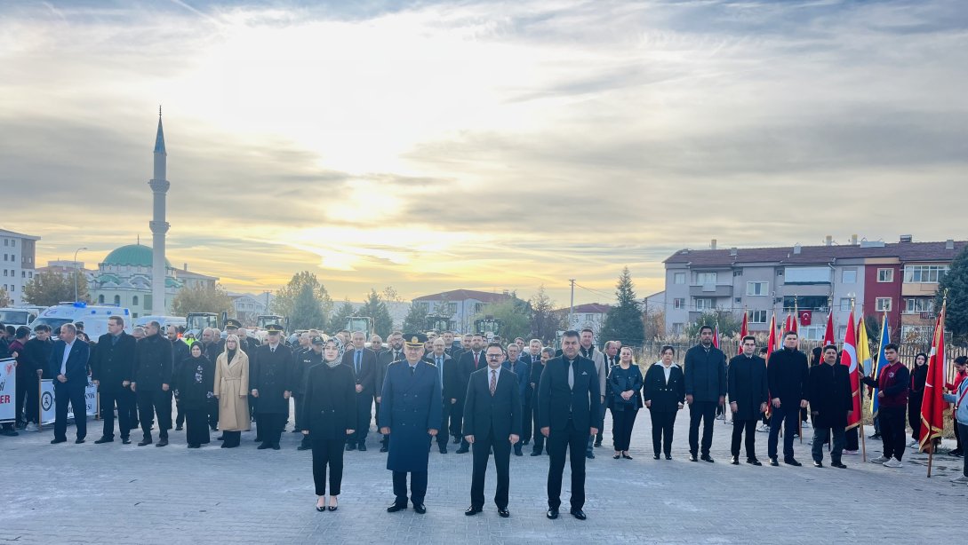 10 Kasım Atatürk'ü Anma Günü Çelenk Sunma Töreni 