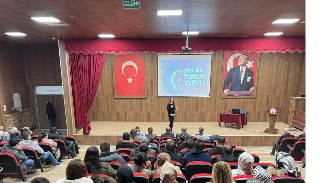 Gediz'de Maarif Modeli Kapsamında Eğitim Verildi.